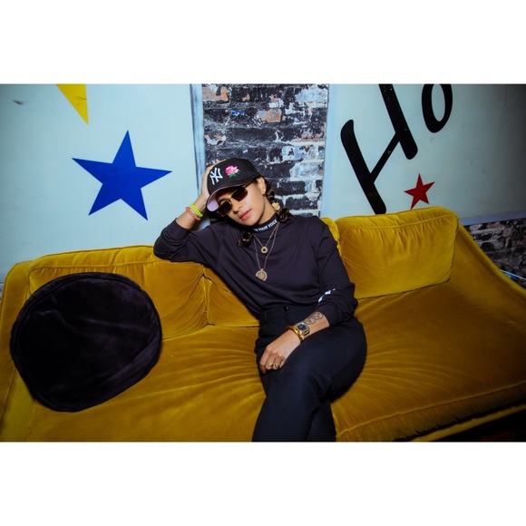 NEW ERA • Black NY Yankees Rose Edition Embroidered Baseball Cap - Picture 15 of 16